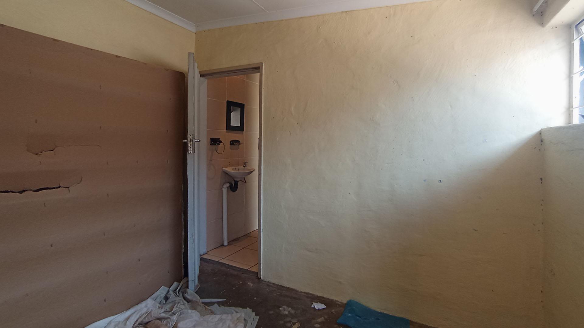 Store Room - 8 square meters of property in Sinoville