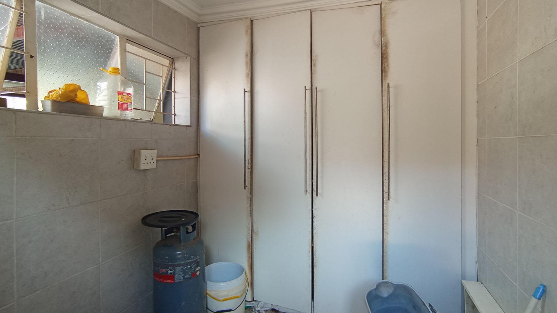 Scullery - 7 square meters of property in Sinoville