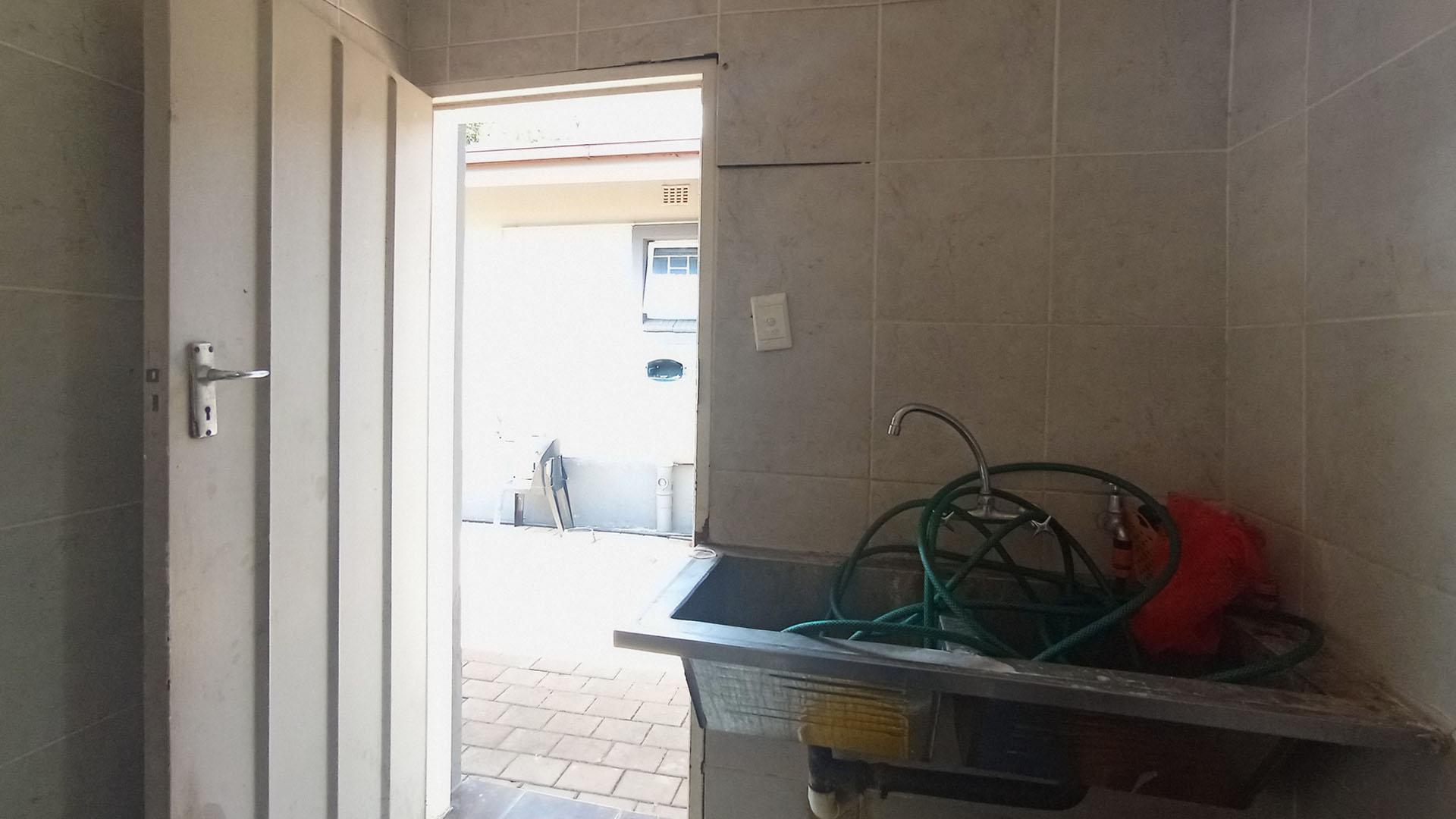 Scullery - 7 square meters of property in Sinoville