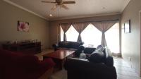 Lounges - 46 square meters of property in Sinoville