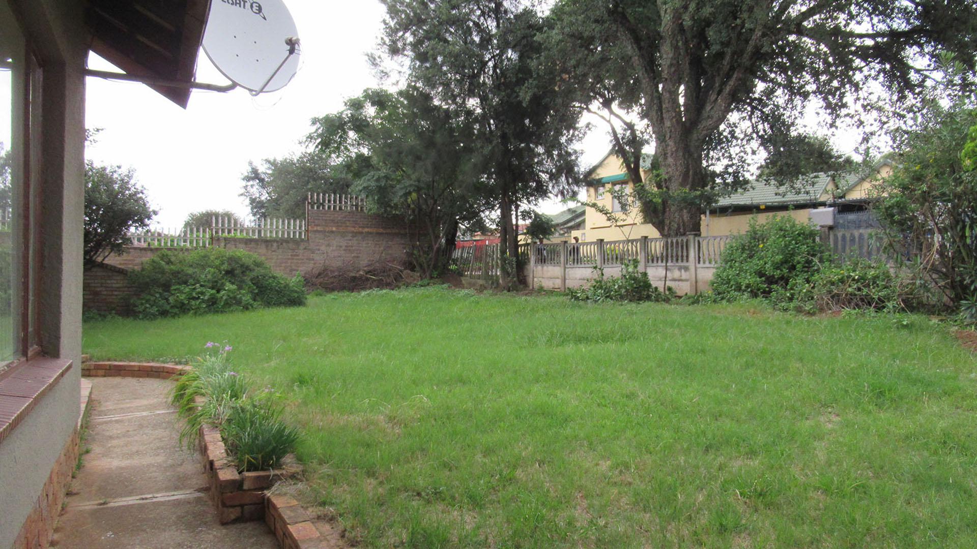 Front View of property in Groblerpark