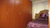 Main Bedroom - 18 square meters of property in Groblerpark