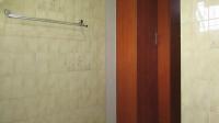 Main Bathroom - 5 square meters of property in Groblerpark