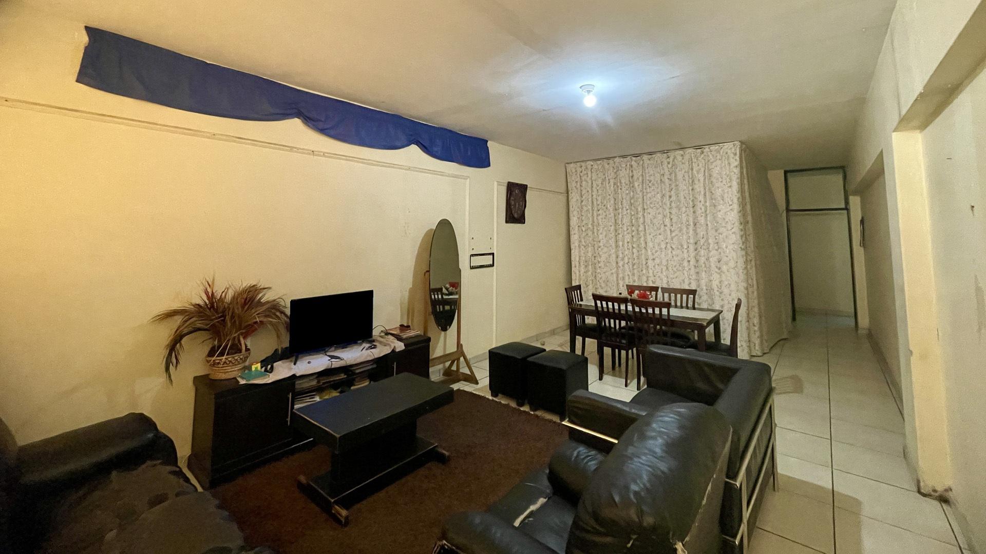 Lounges of property in Berea - JHB