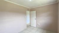 Bed Room 1 - 12 square meters of property in KwaDabeka