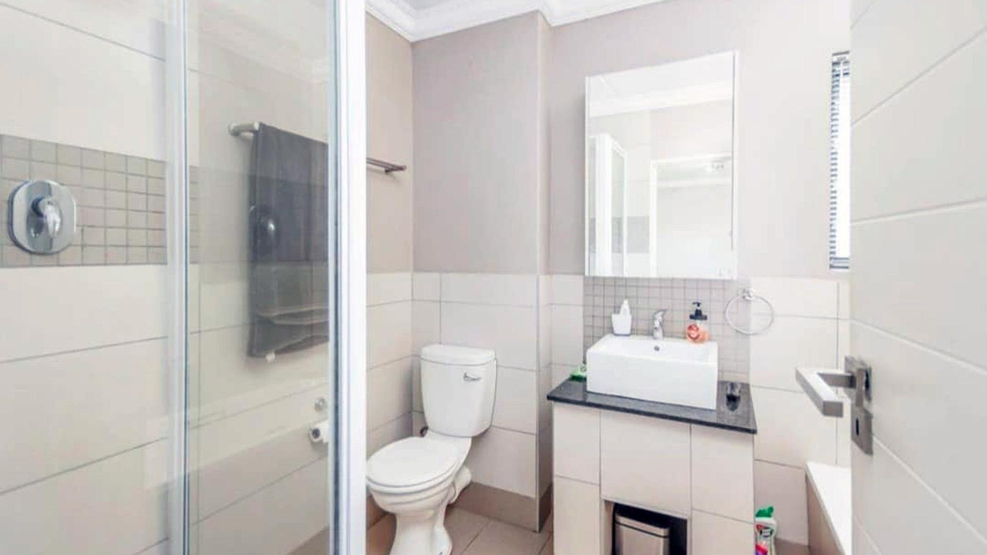 Bathroom 1 of property in Chartwell A.H.