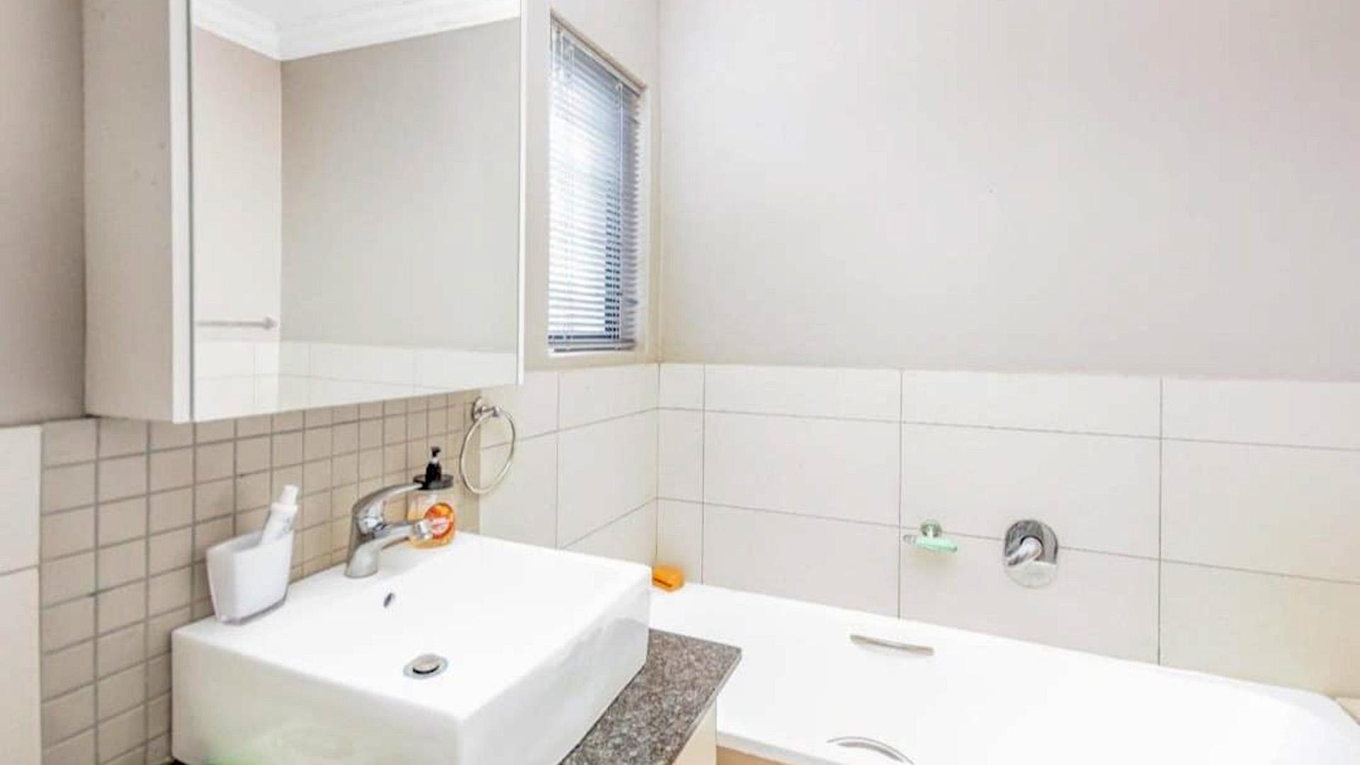 Bathroom 1 of property in Chartwell A.H.