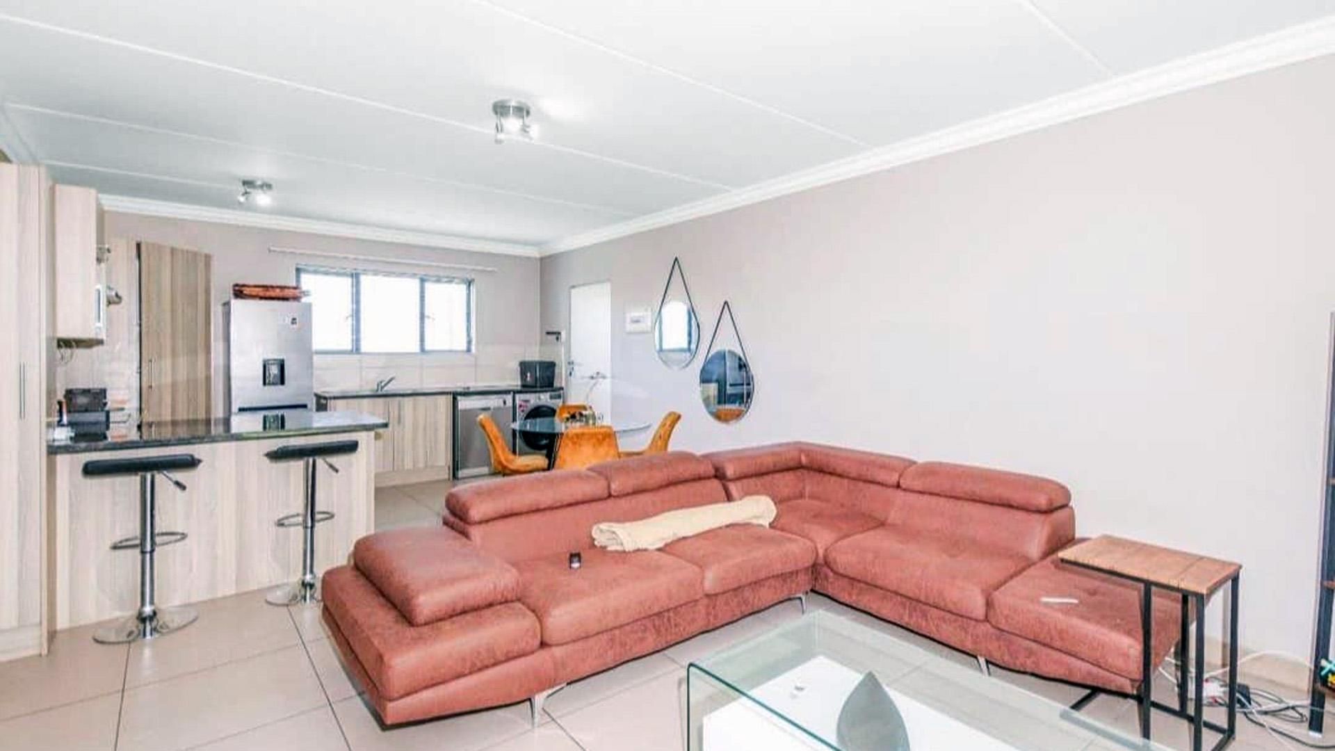 Lounges of property in Chartwell A.H.