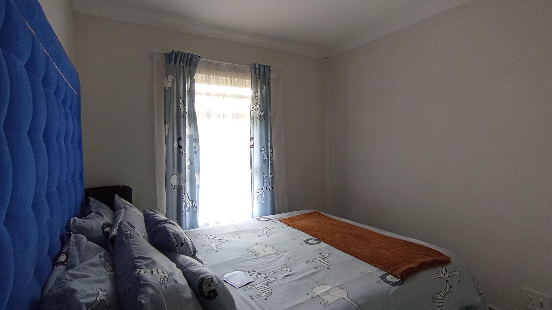 Bed Room 2 - 9 square meters of property in Montana