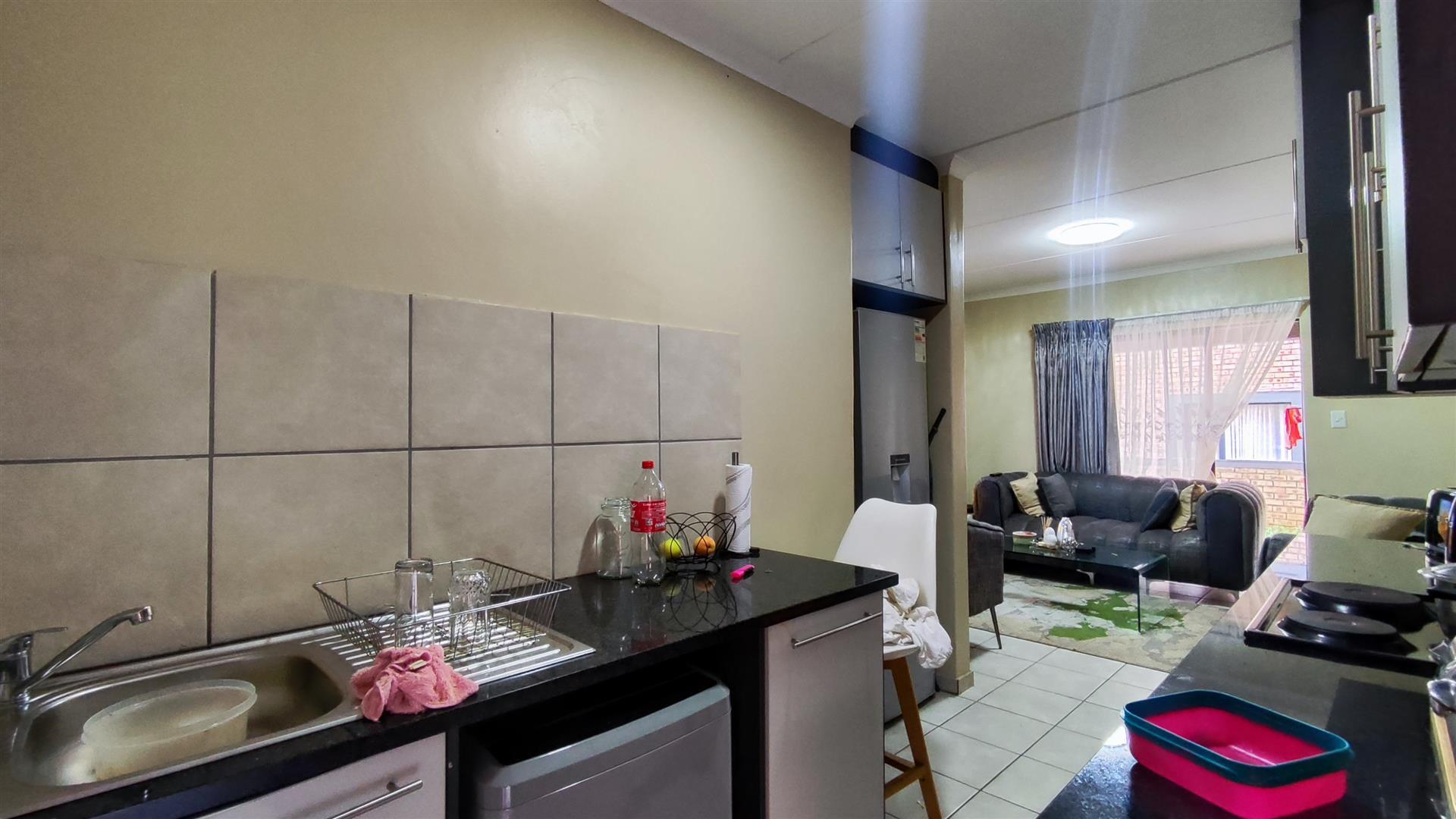 Kitchen - 8 square meters of property in Cloverdene