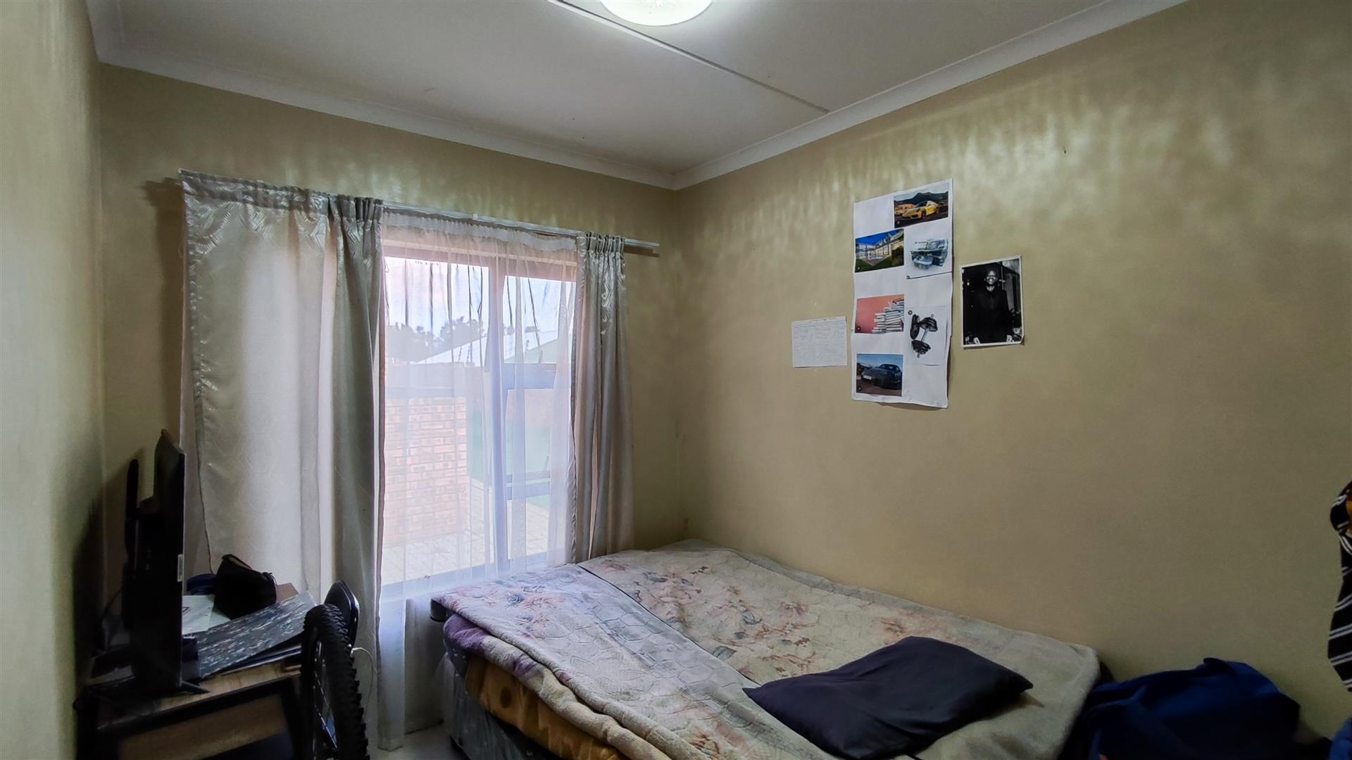 Bed Room 2 - 9 square meters of property in Cloverdene