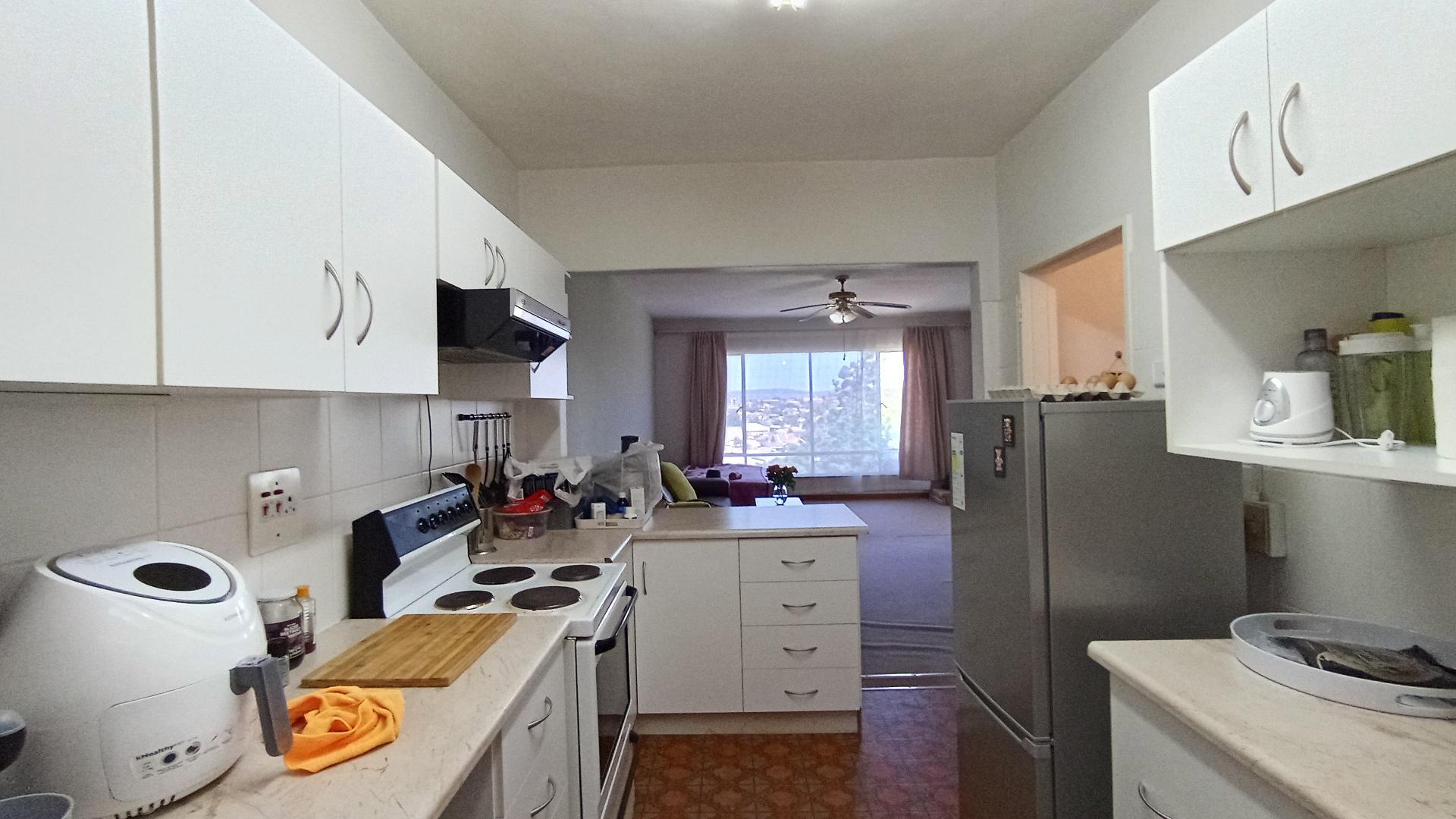 Kitchen - 14 square meters of property in Wembley