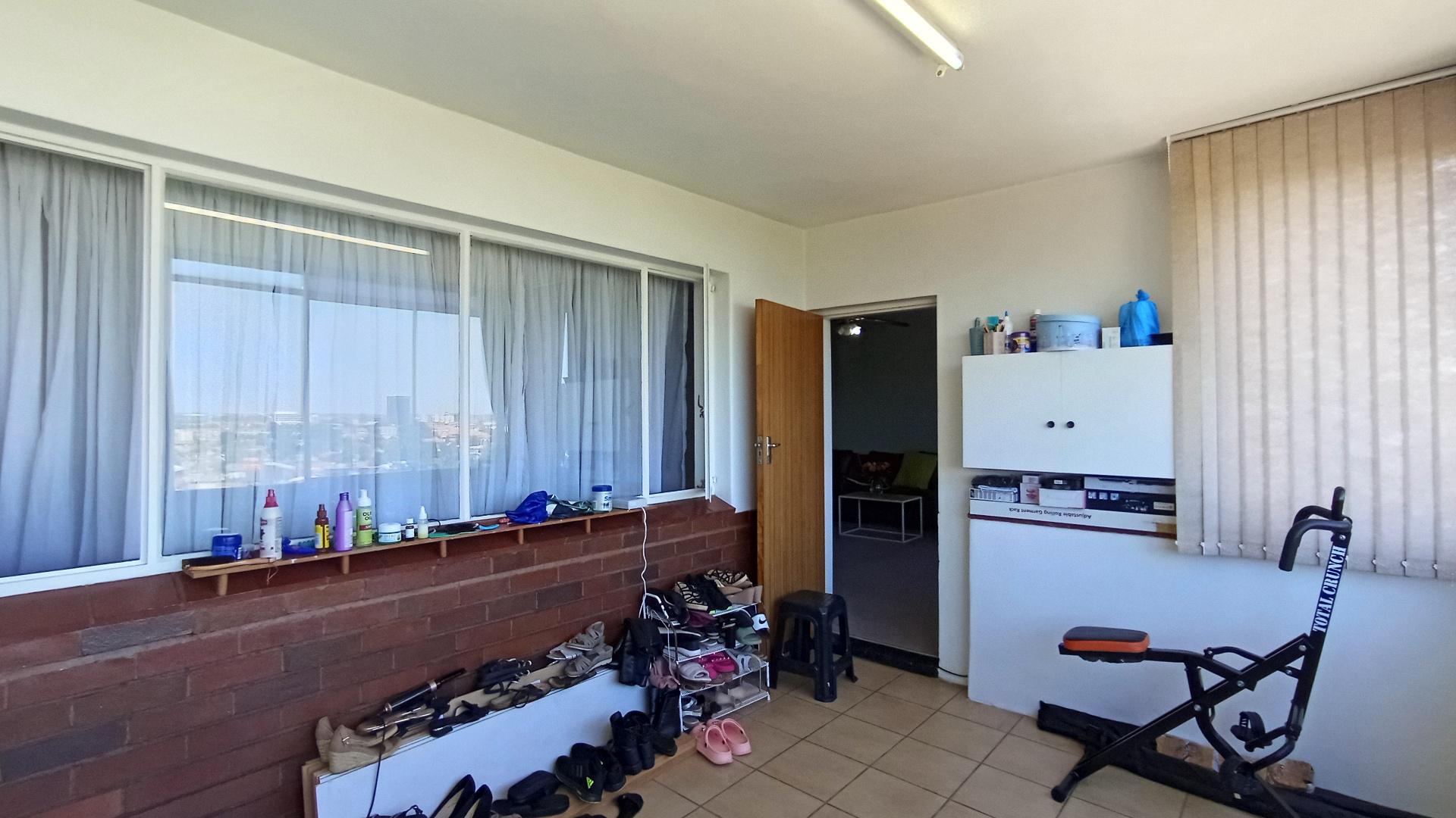 Balcony - 19 square meters of property in Wembley