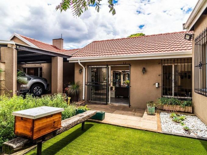 3 Bedroom House for Sale For Sale in Buurendal  - MR669858