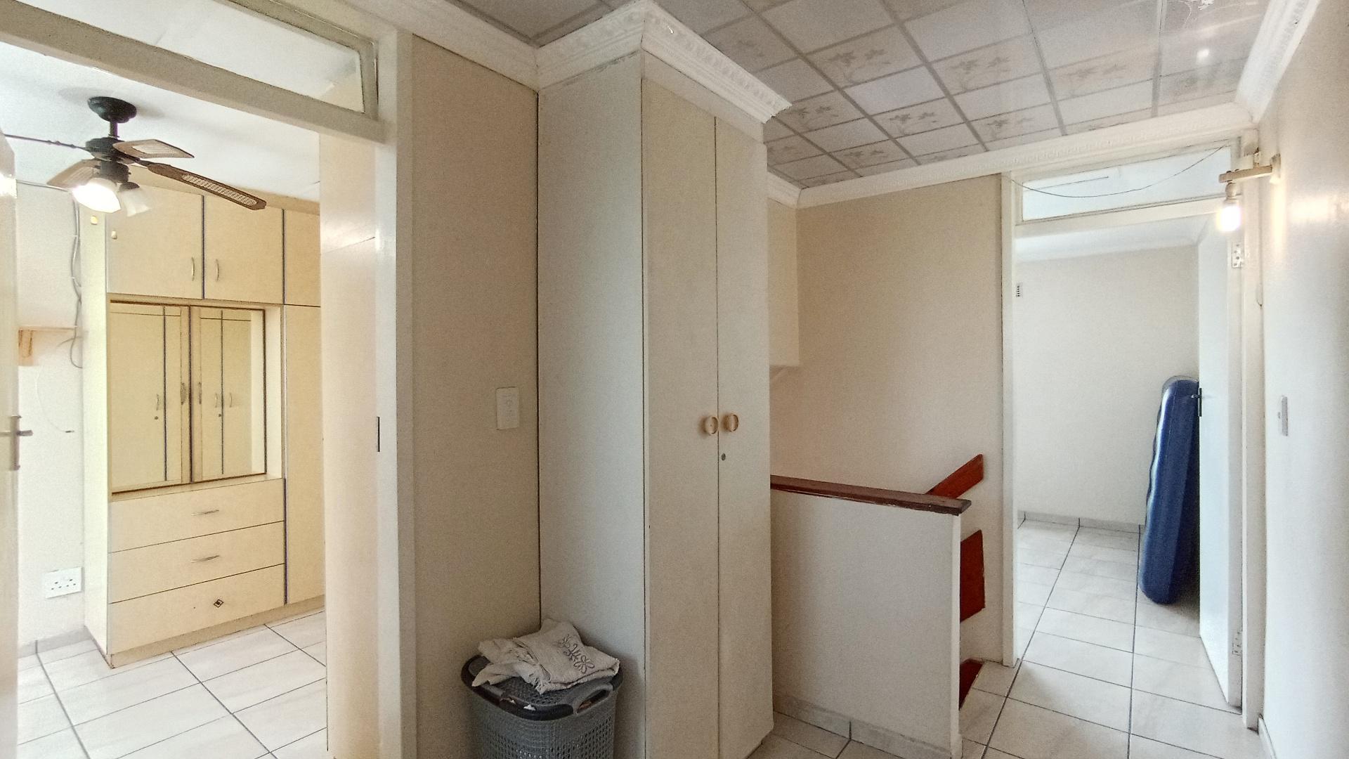 Spaces - 17 square meters of property in Lotus Park