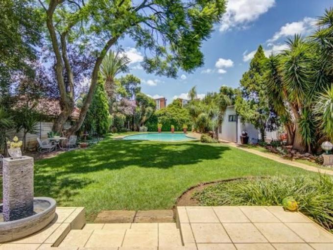 5 Bedroom House for Sale For Sale in South Kensington - MR669942