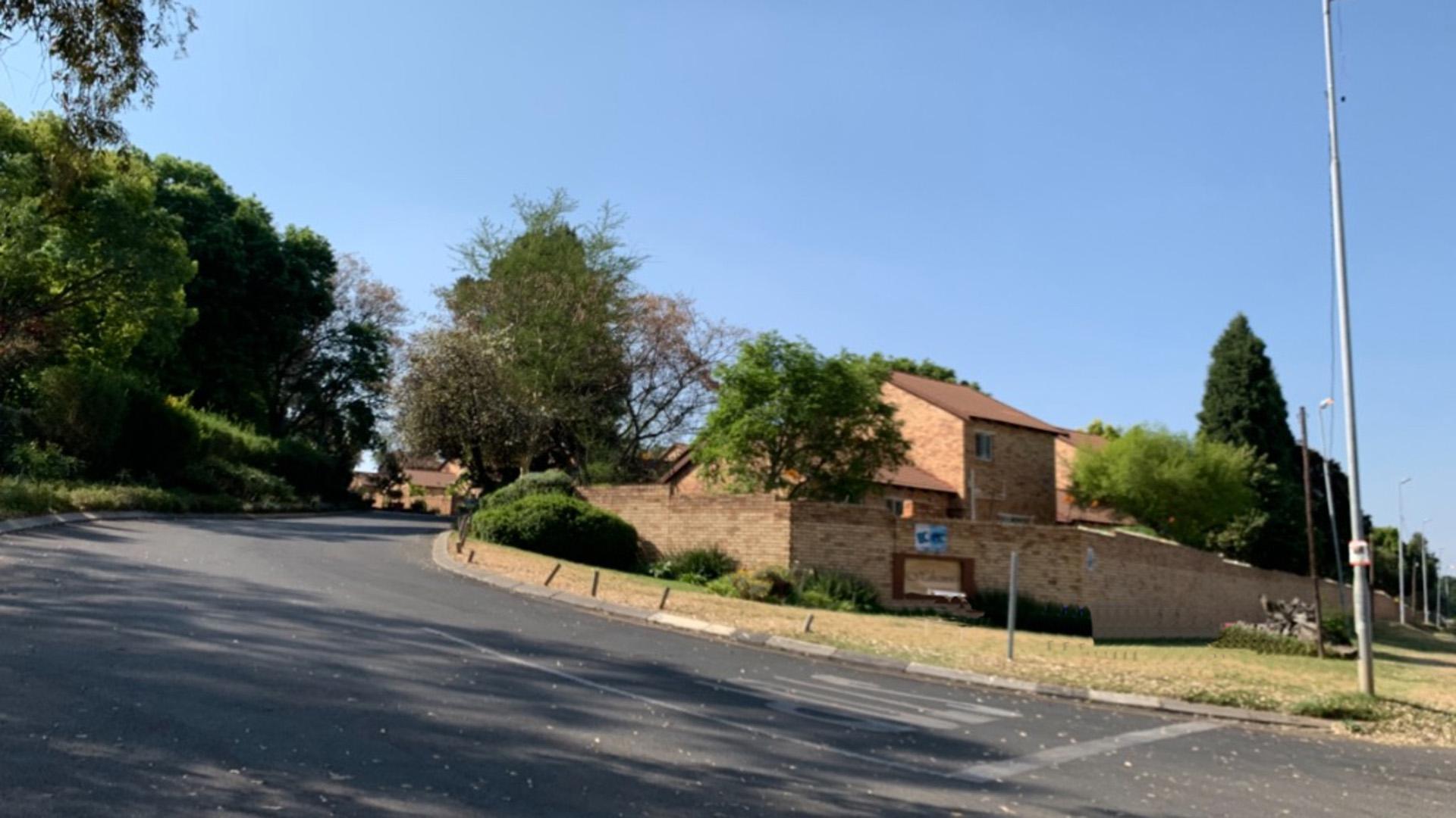 Front View of property in Sundowner
