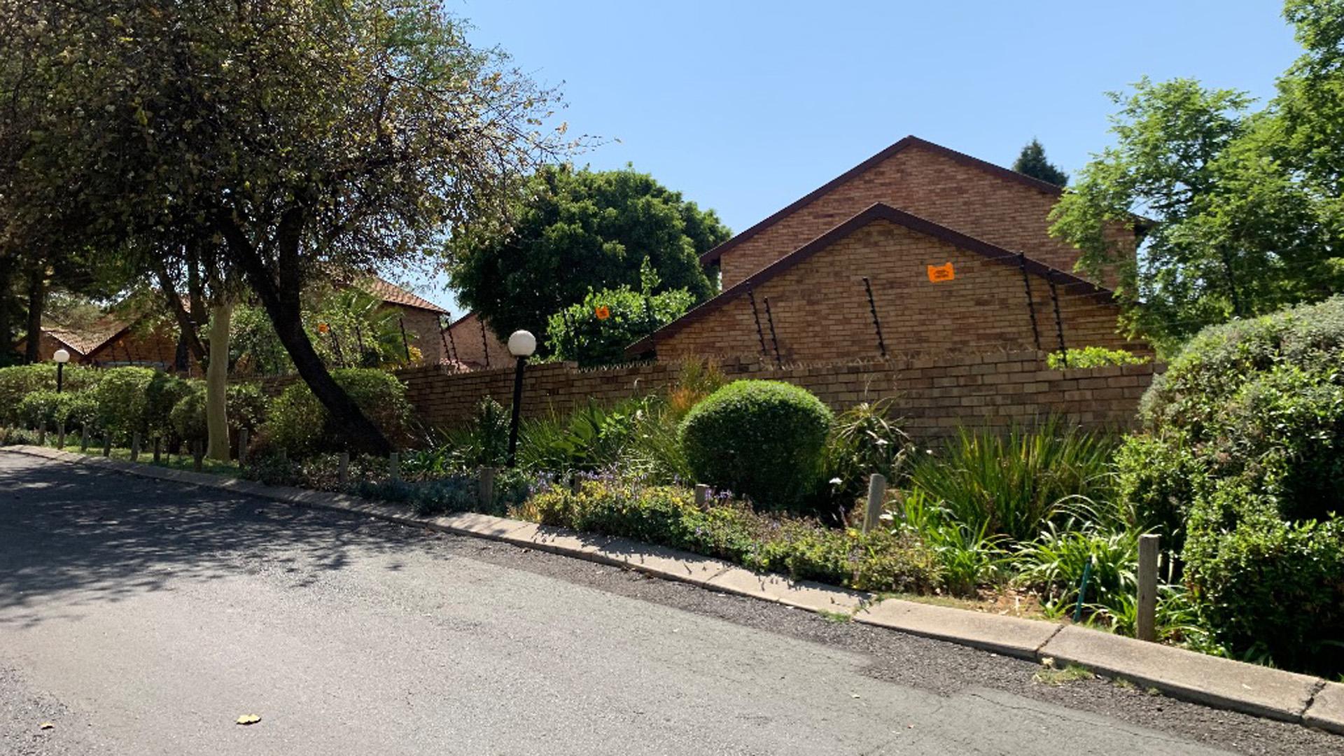 Front View of property in Sundowner