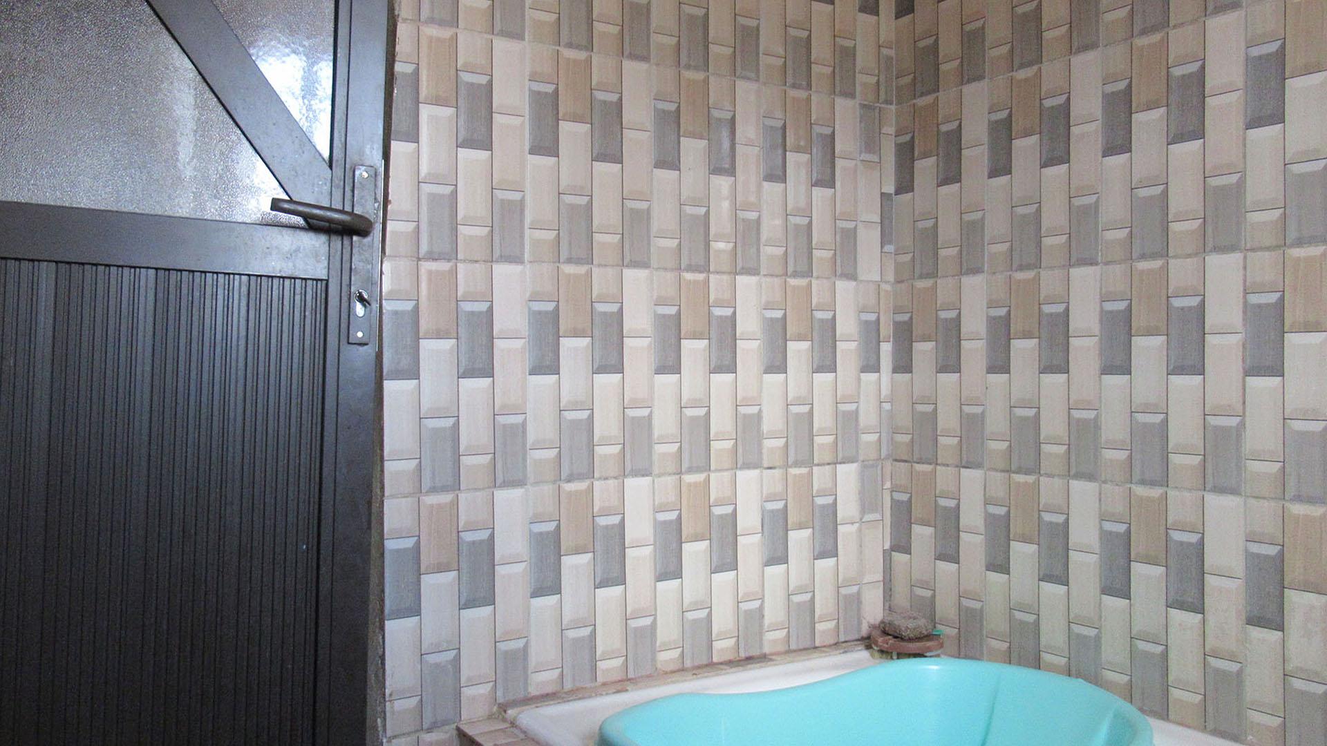 Bathroom 1 - 3 square meters of property in Toekomsrus