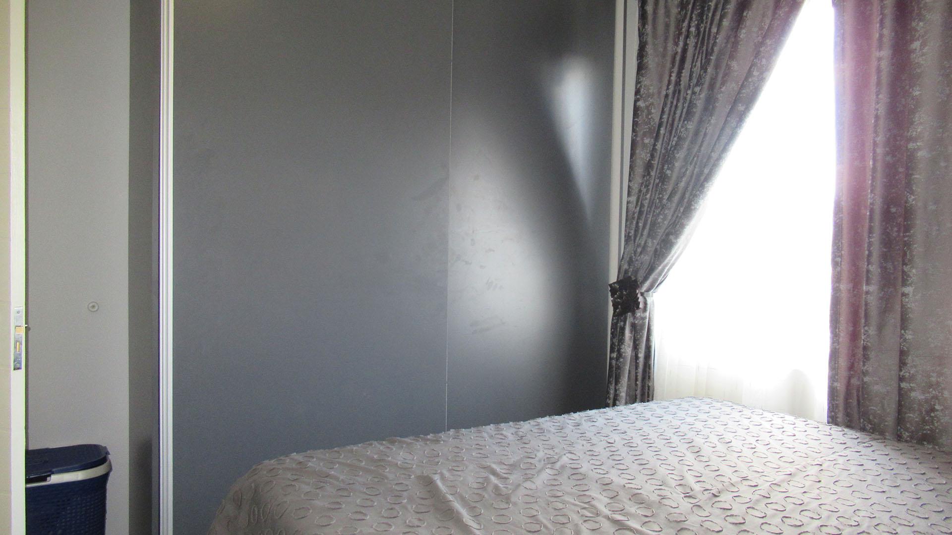 Bed Room 1 - 8 square meters of property in Jabulani