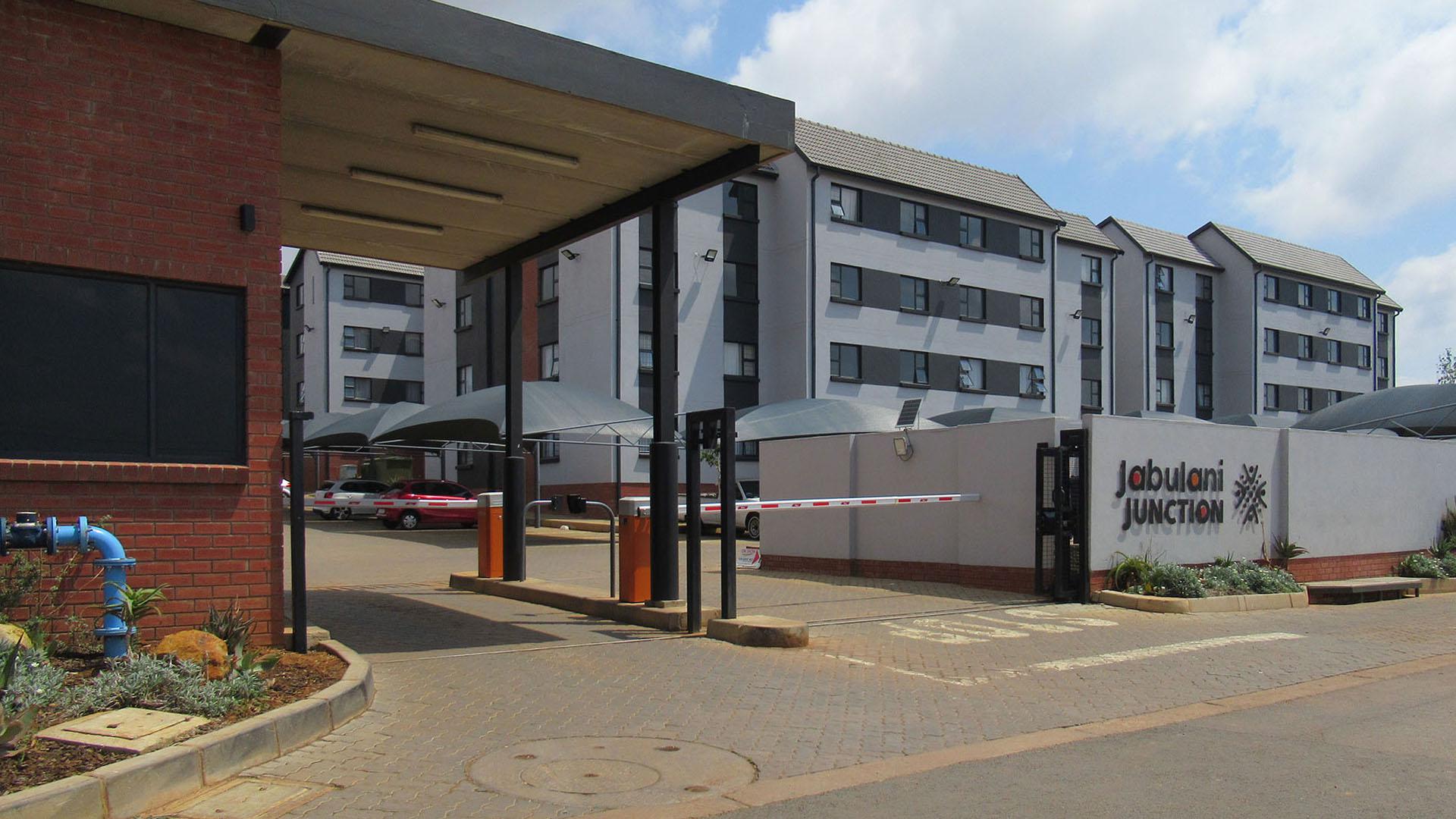 Front View of property in Jabulani