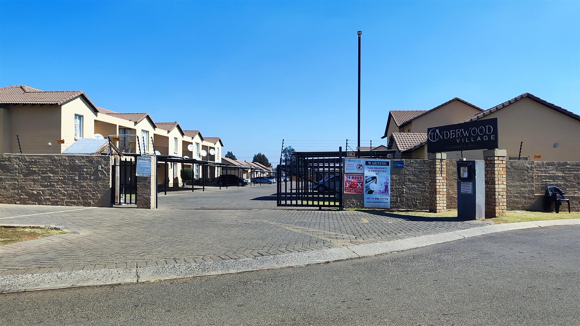 Front View of property in Albertsdal