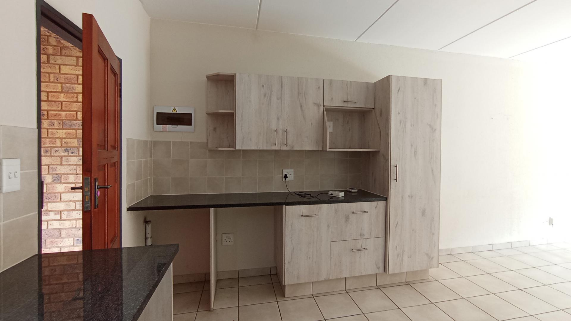 Kitchen - 12 square meters of property in Union