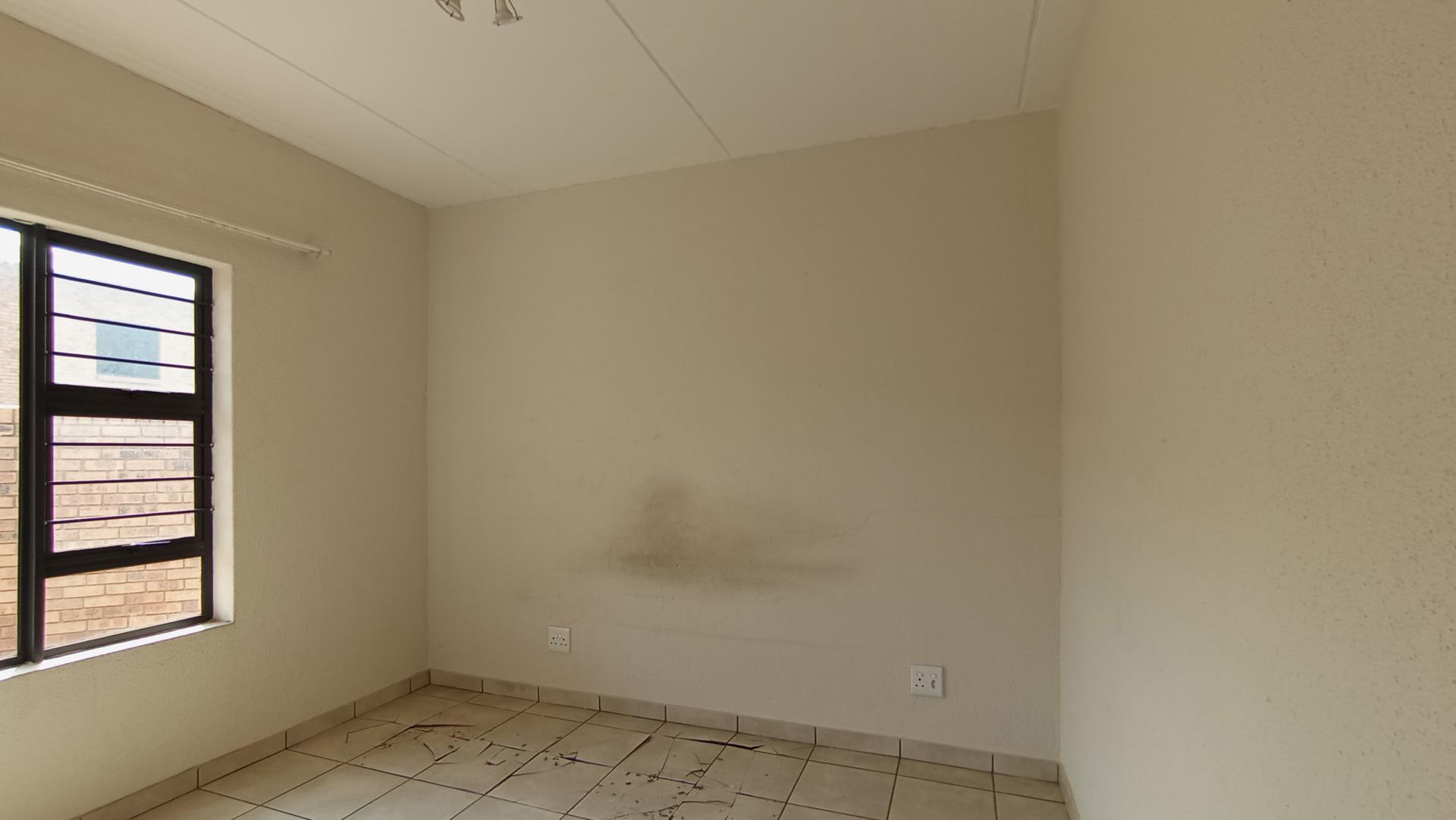 Bed Room 1 - 13 square meters of property in Union