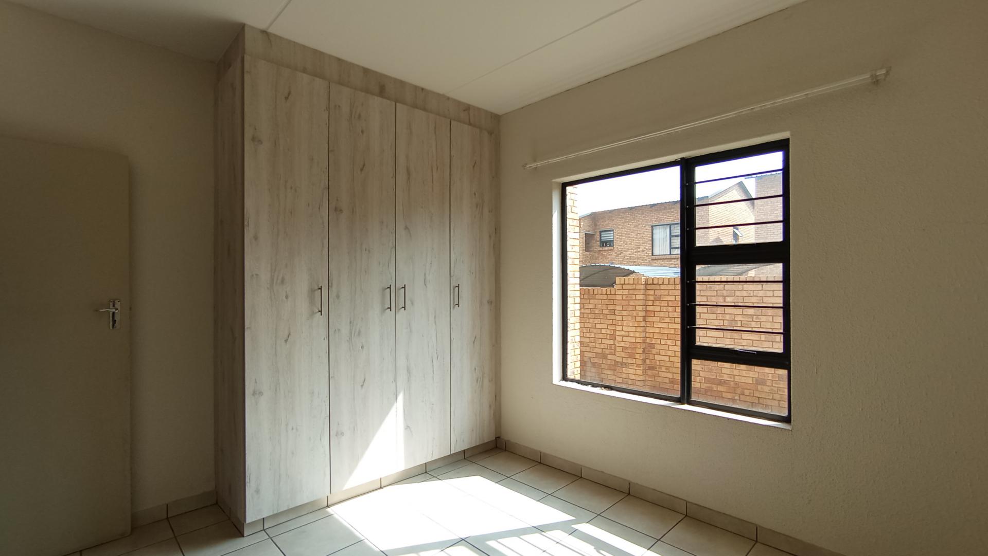 Bed Room 1 - 13 square meters of property in Union