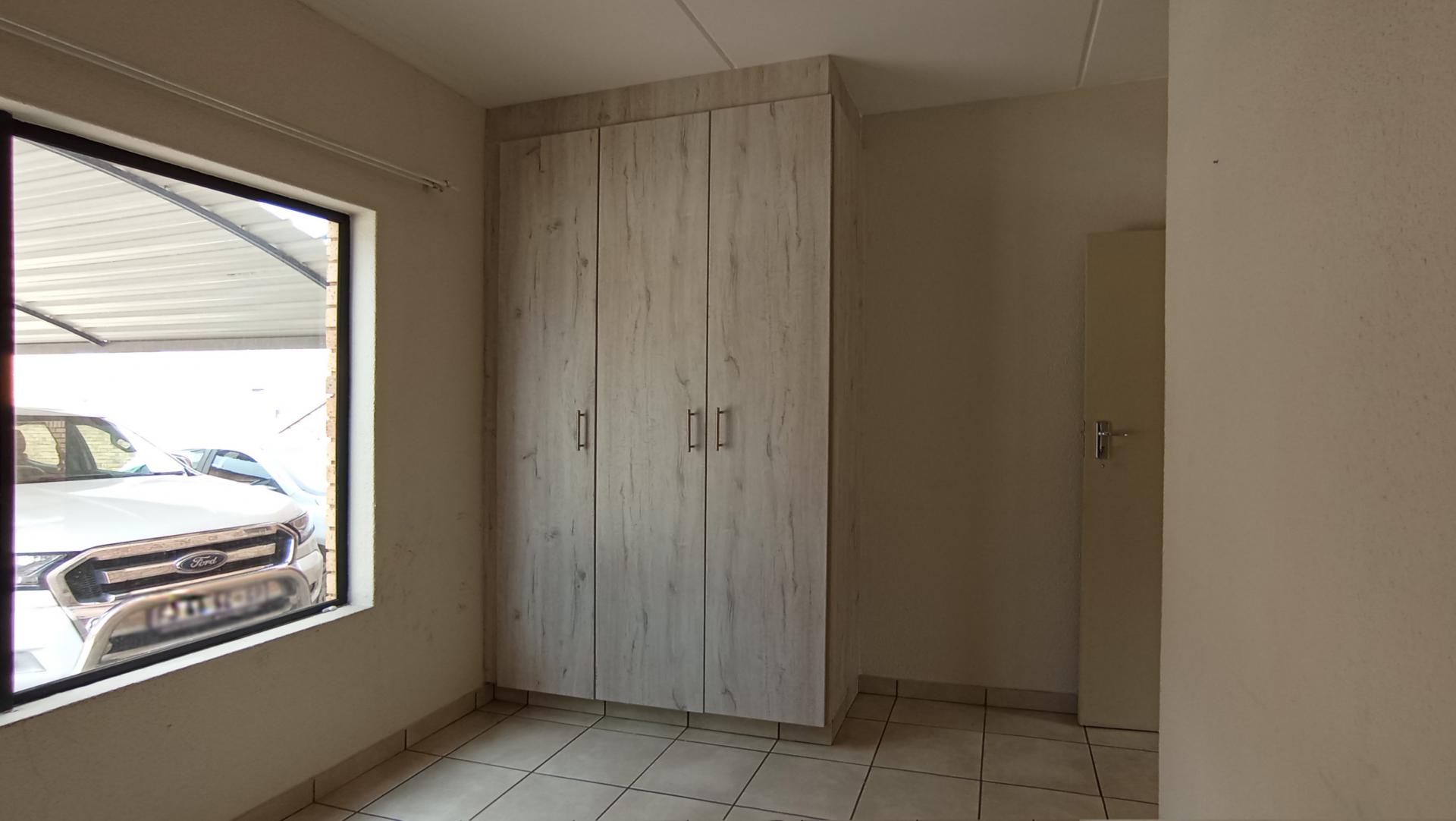 Bed Room 2 - 12 square meters of property in Union