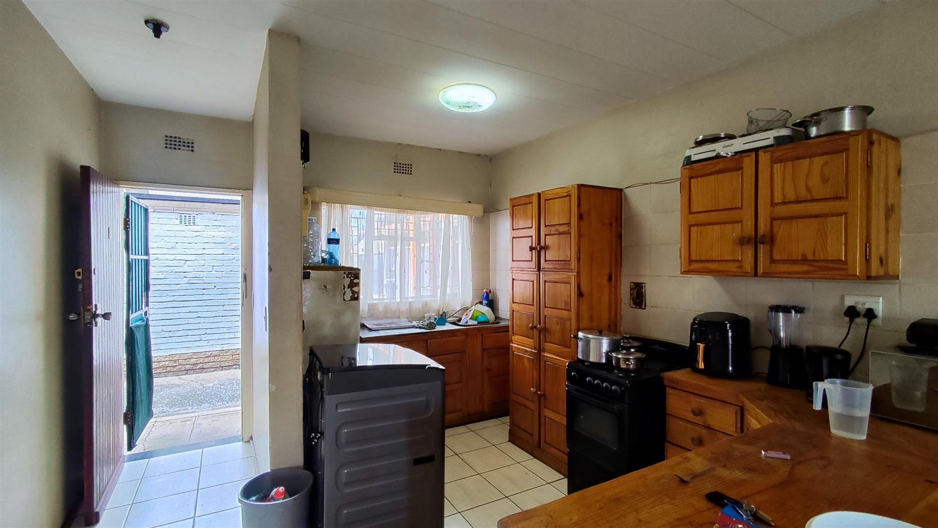 Kitchen - 12 square meters of property in Meyerton