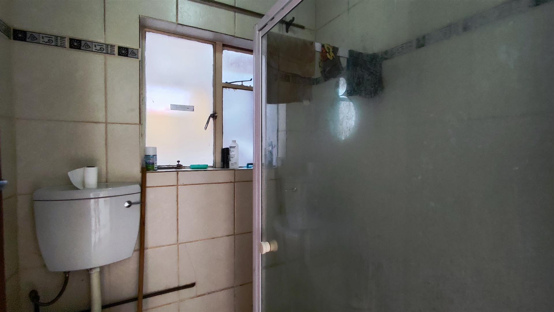 Bathroom 1 - 4 square meters of property in Meyerton