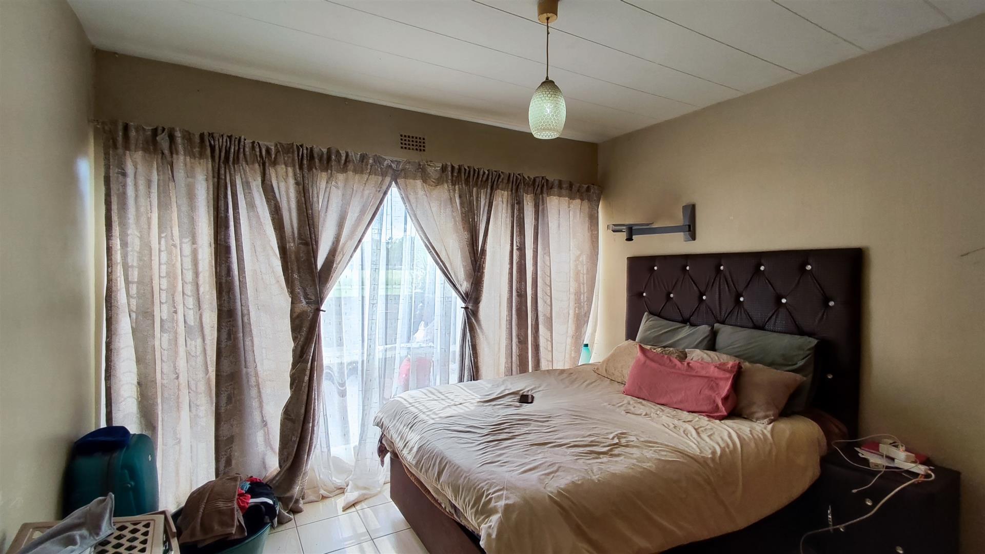 Bed Room 2 - 16 square meters of property in Meyerton