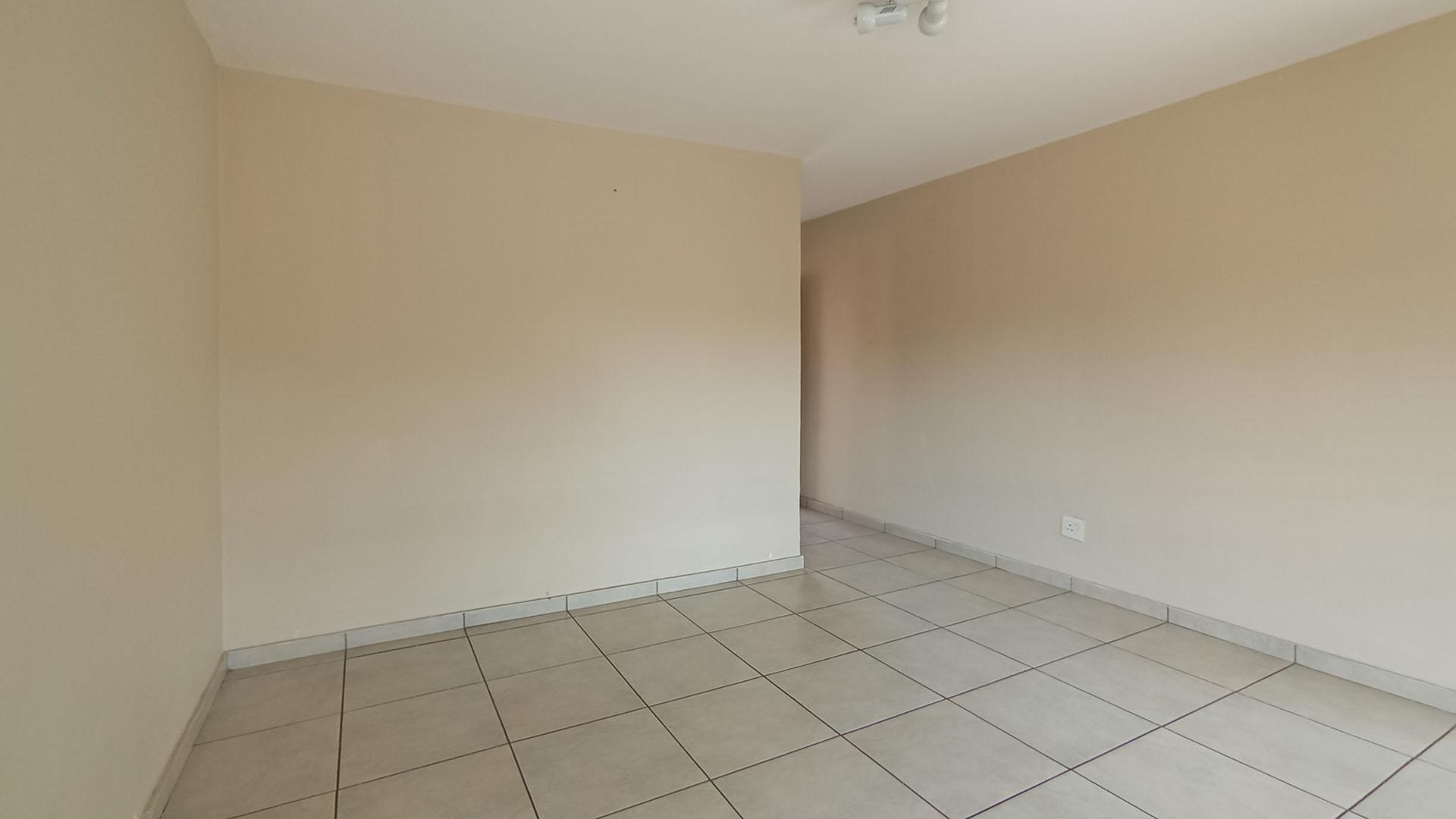 Lounges - 15 square meters of property in Equestria