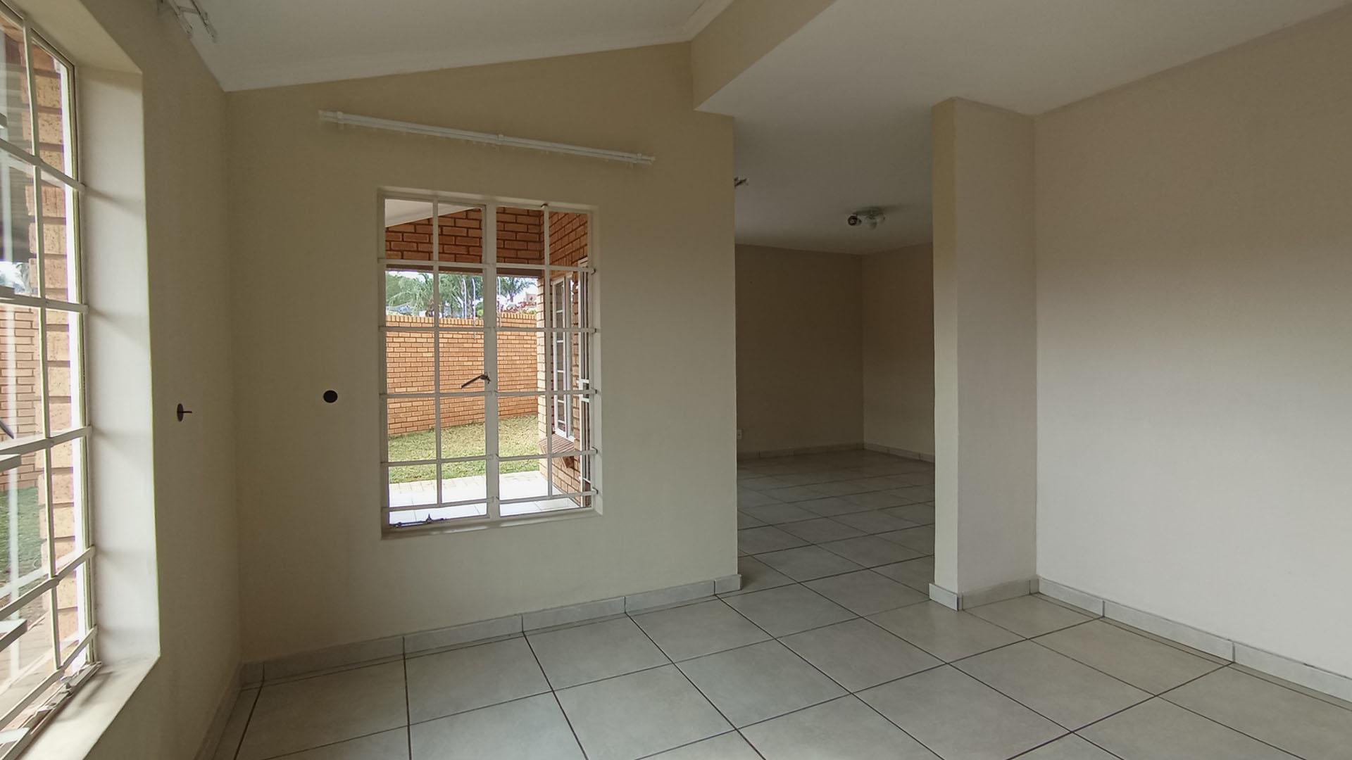 Dining Room - 13 square meters of property in Equestria