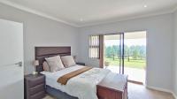 Main Bedroom - 17 square meters of property in Hayfields
