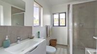 Main Bathroom - 8 square meters of property in Hayfields