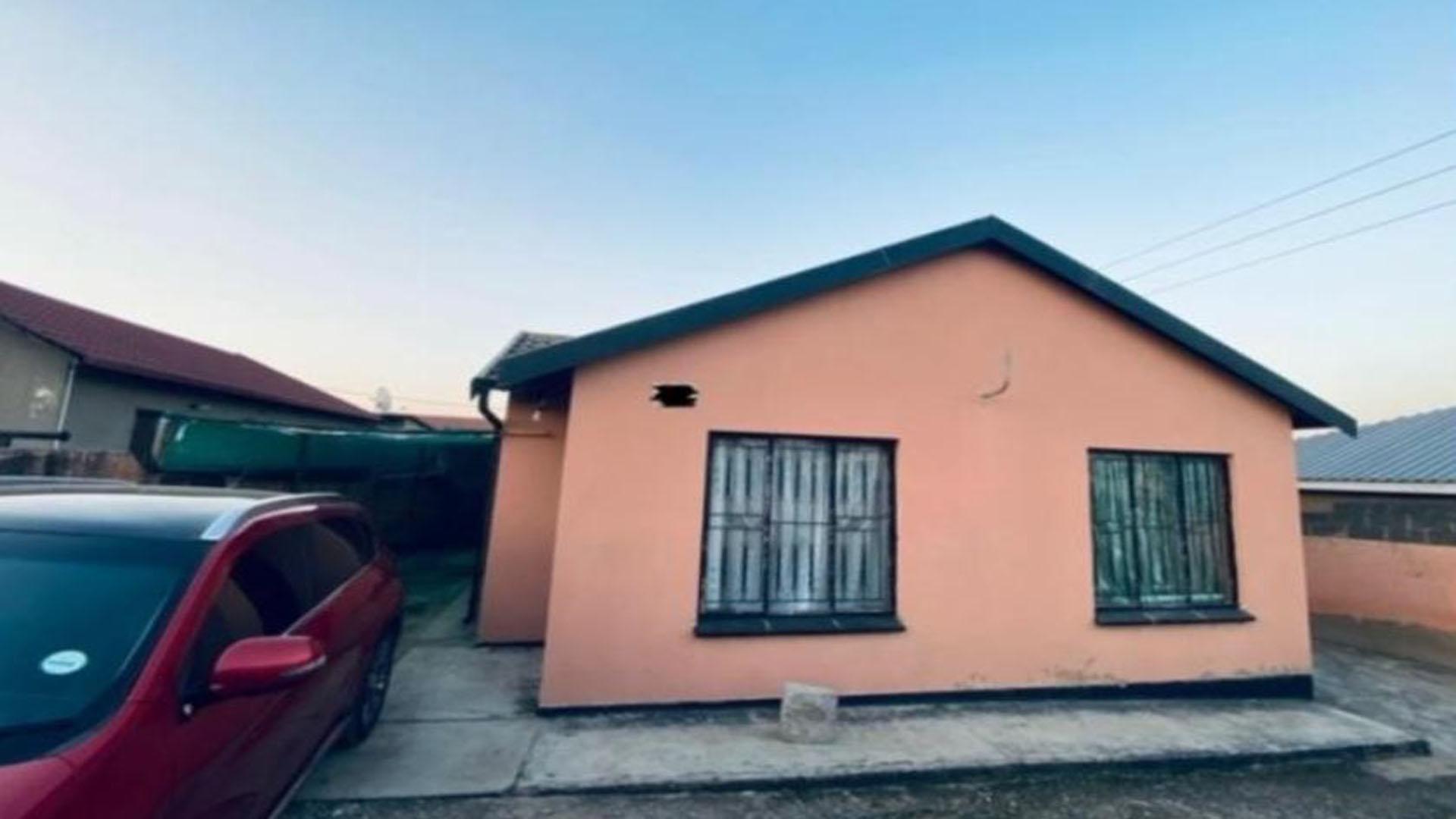 Front View of property in Ebony Park