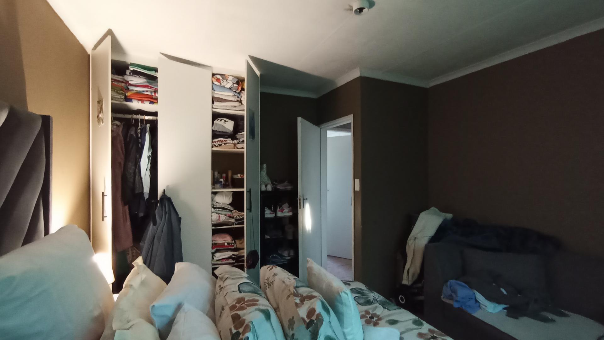 Bed Room 3 - 15 square meters of property in Ebony Park