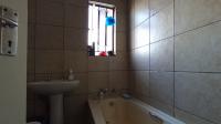 Bathroom 2 - 3 square meters of property in Ebony Park