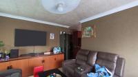 Lounges - 19 square meters of property in Ebony Park