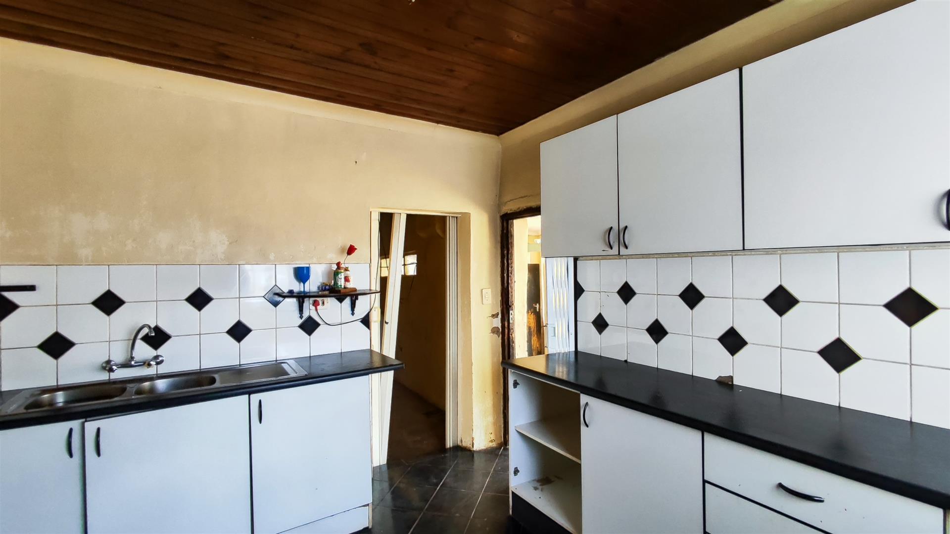 Kitchen - 18 square meters of property in Lilyvale AH