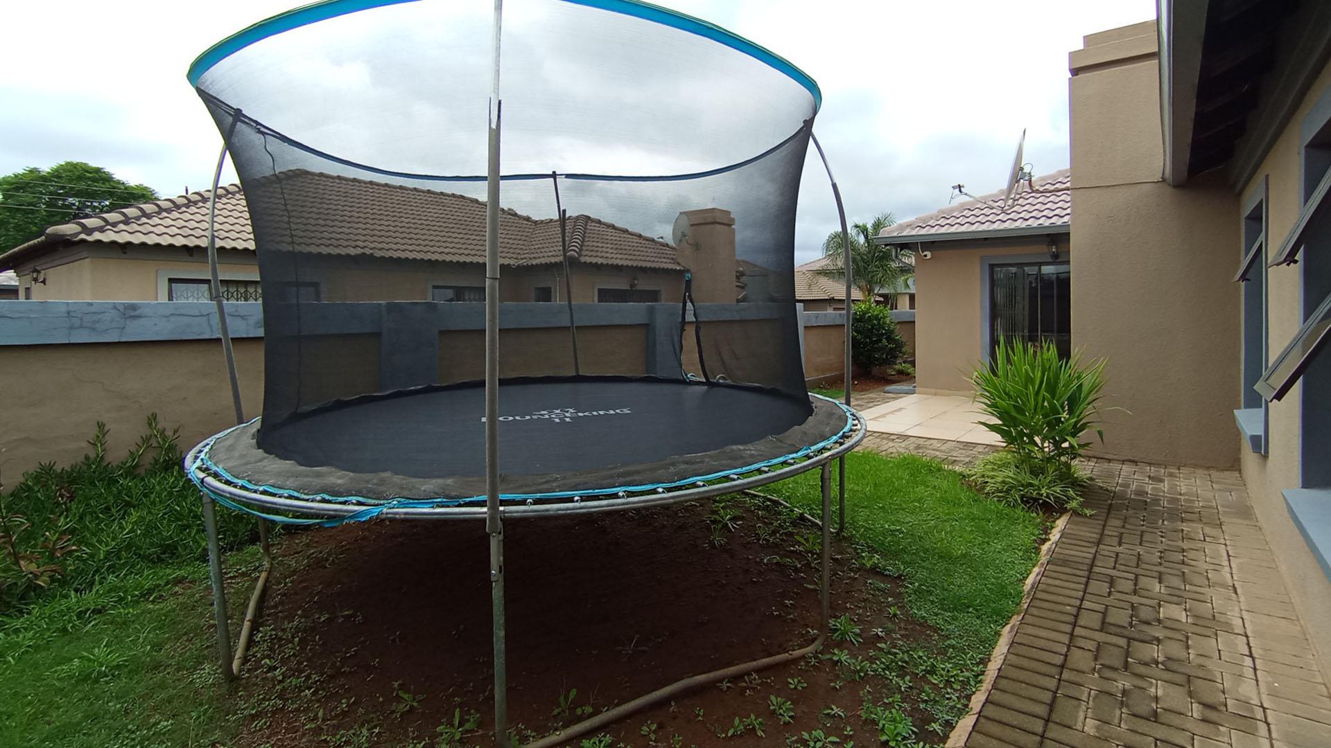 Backyard of property in Eldorette