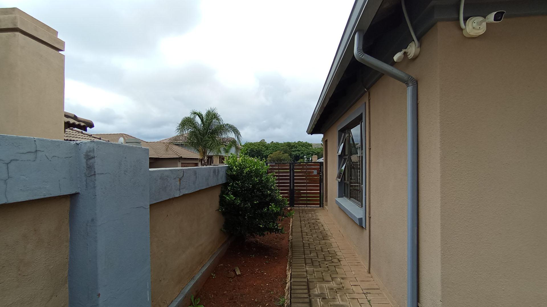 Backyard of property in Eldorette