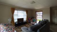Lounges - 23 square meters of property in Eldorette