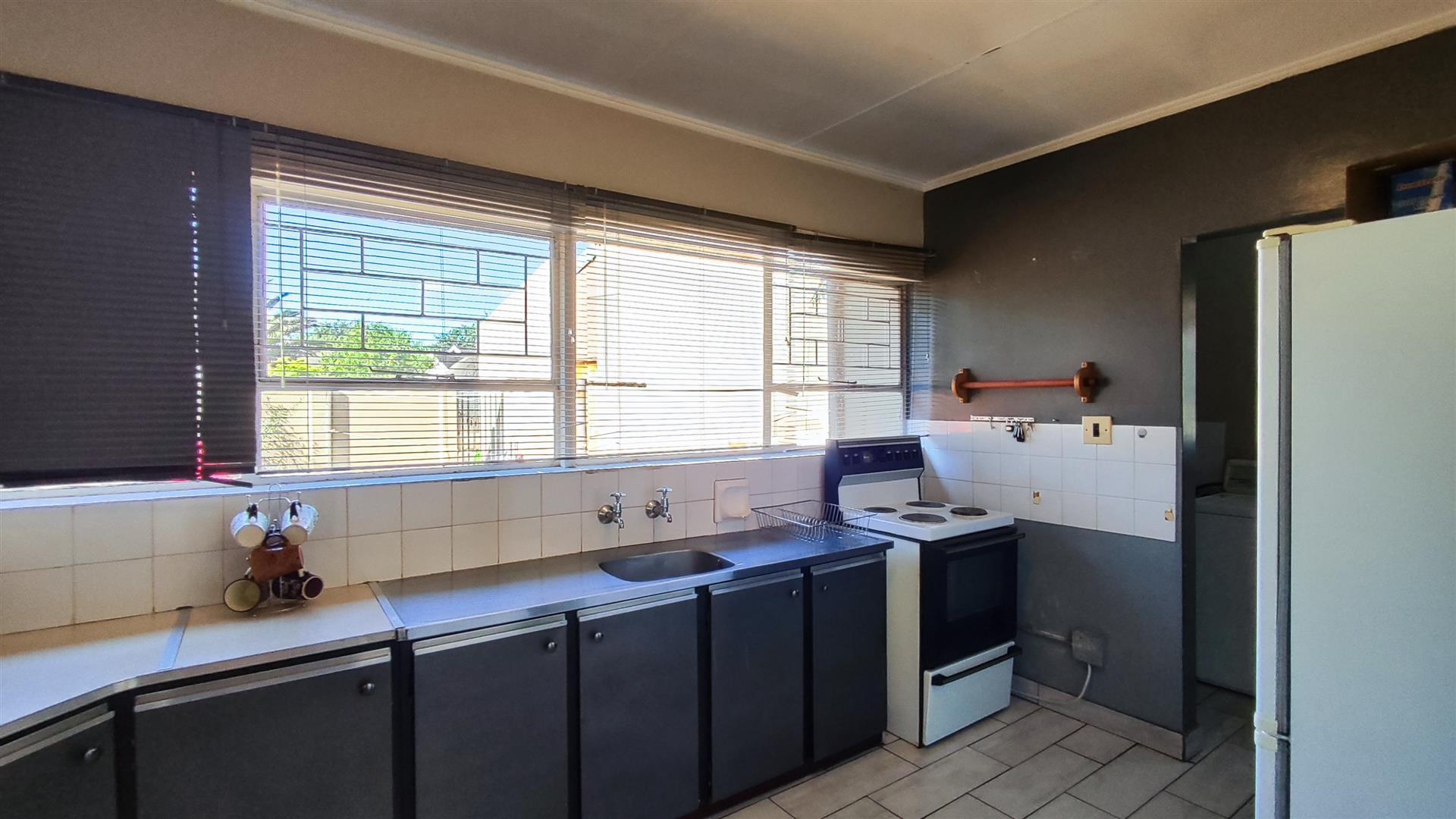 Kitchen - 12 square meters of property in Sasolburg