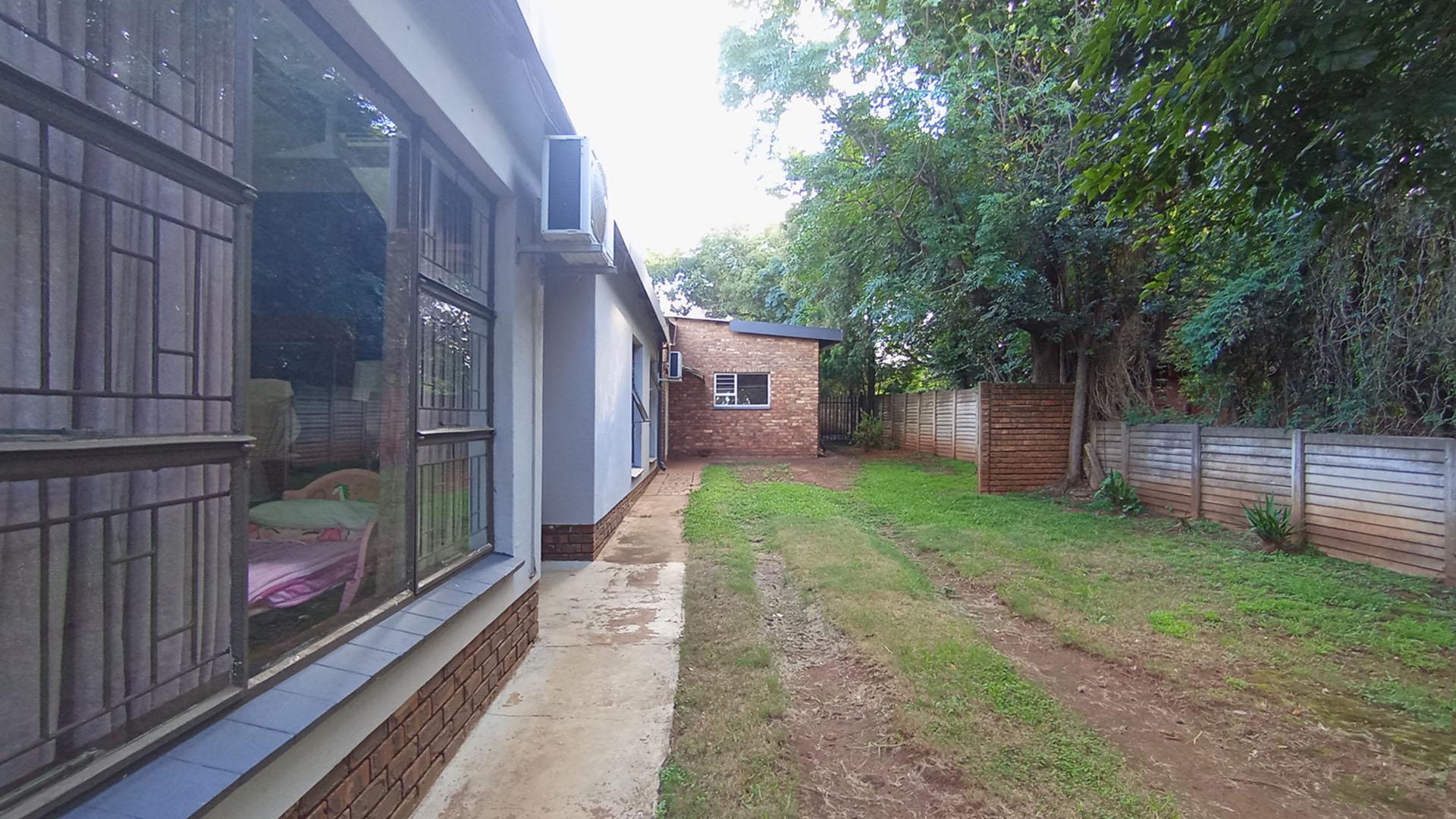 Front View of property in Valhalla