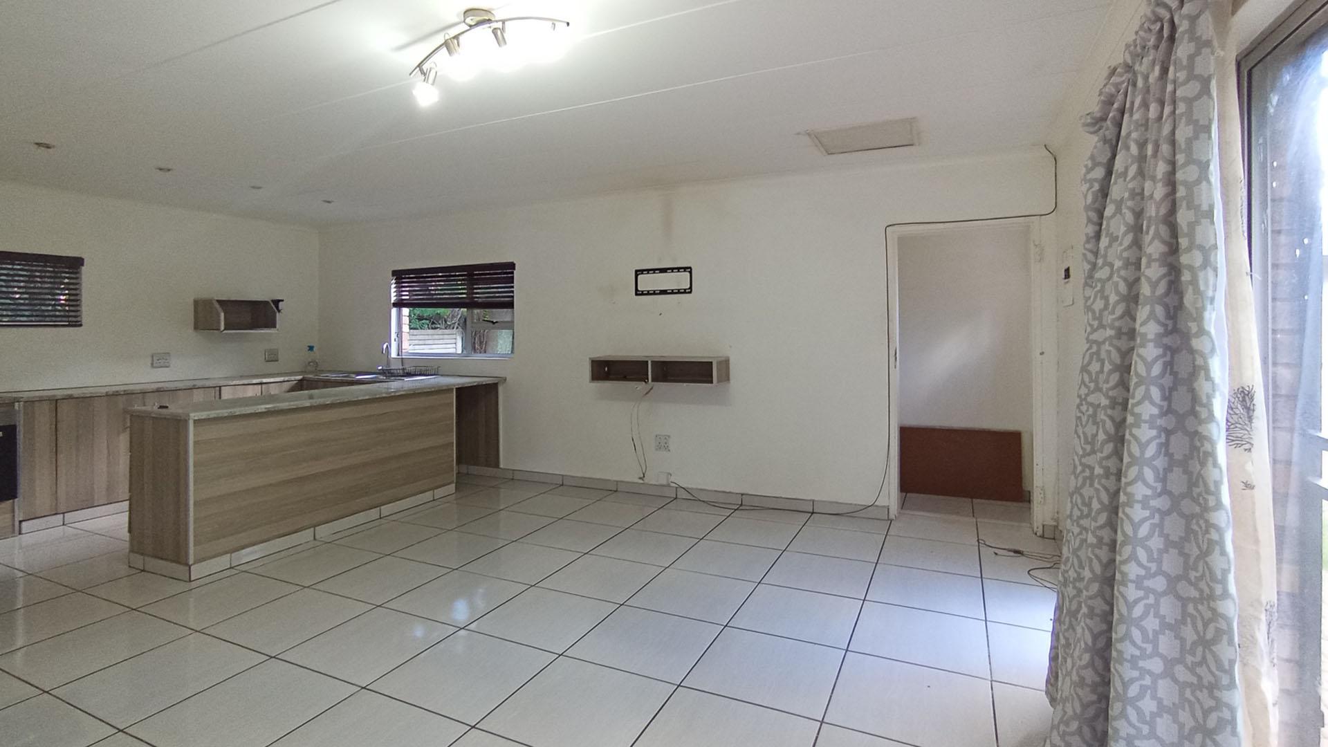 Flatlet - 66 square meters of property in Valhalla