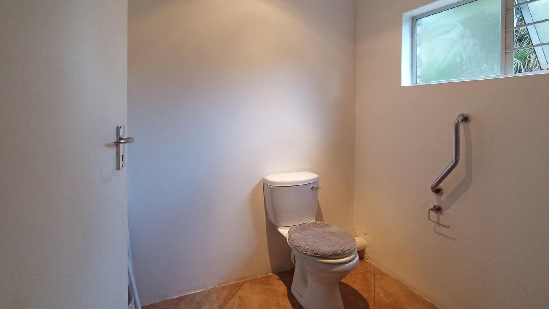 Flatlet - 66 square meters of property in Valhalla