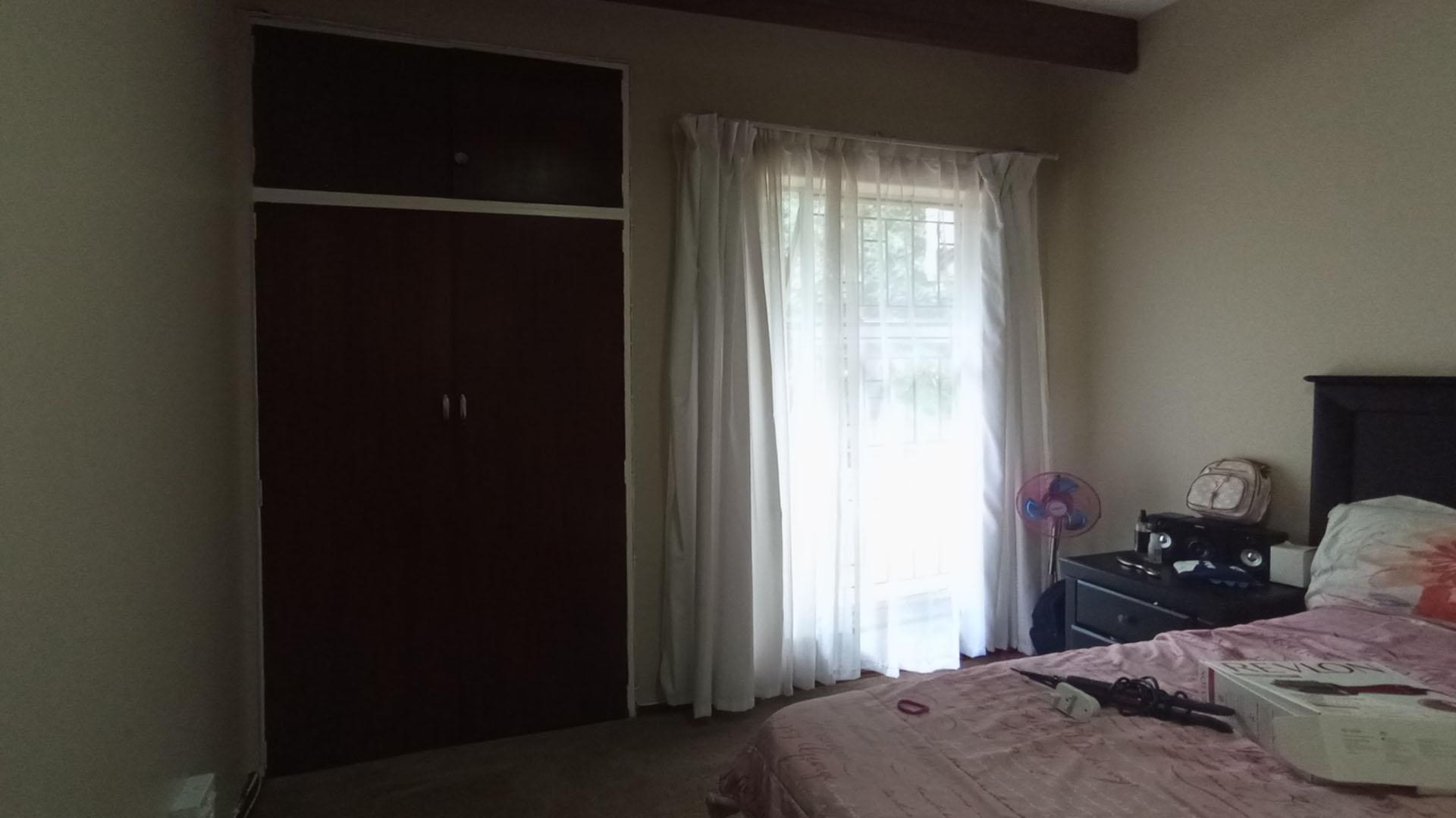 Bed Room 1 - 9 square meters of property in Valhalla